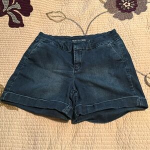 9/10 Maurices denim shorts